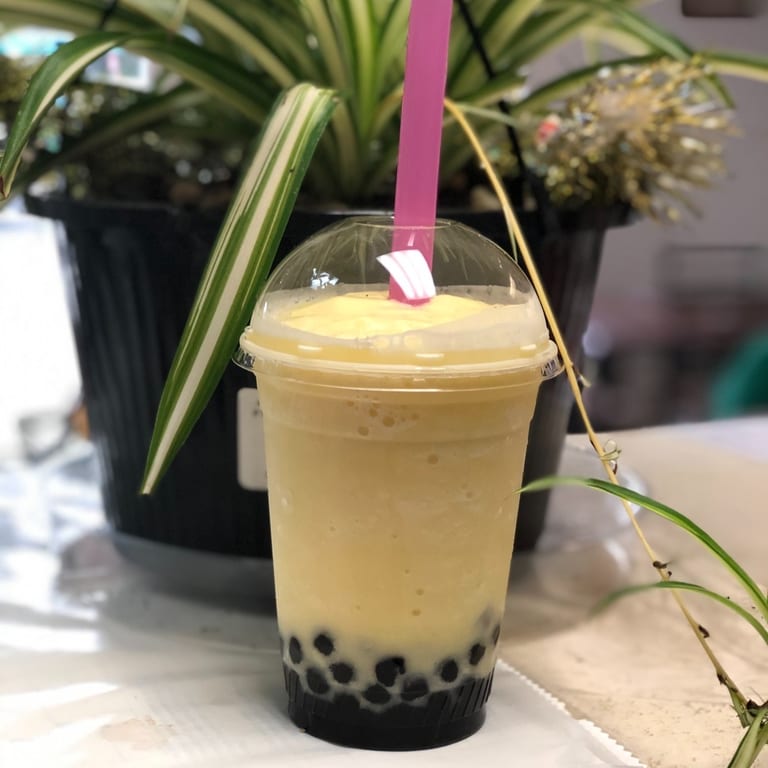Refreshing Mango Smoothie: A Tropical Delight